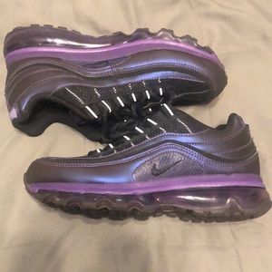 Nike Air Max 24-7 Sneakers